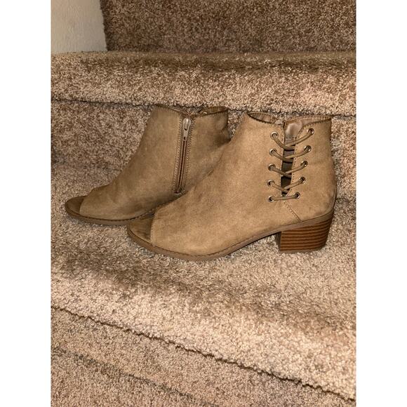 Madden Girl Size 5 Booties (Women 7) - Picture 1 of 7